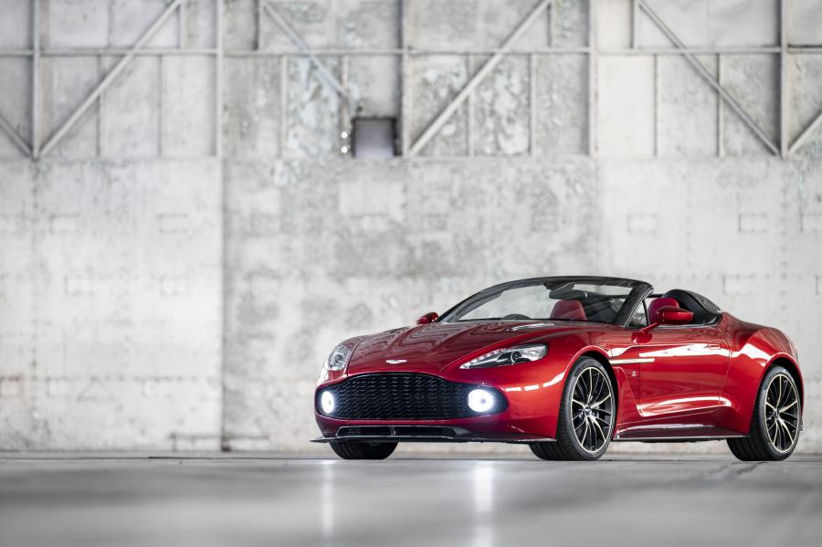  Aston Martin Vanquish Zagato Speedster 2018 года  (UK) (фото 46 из 52)